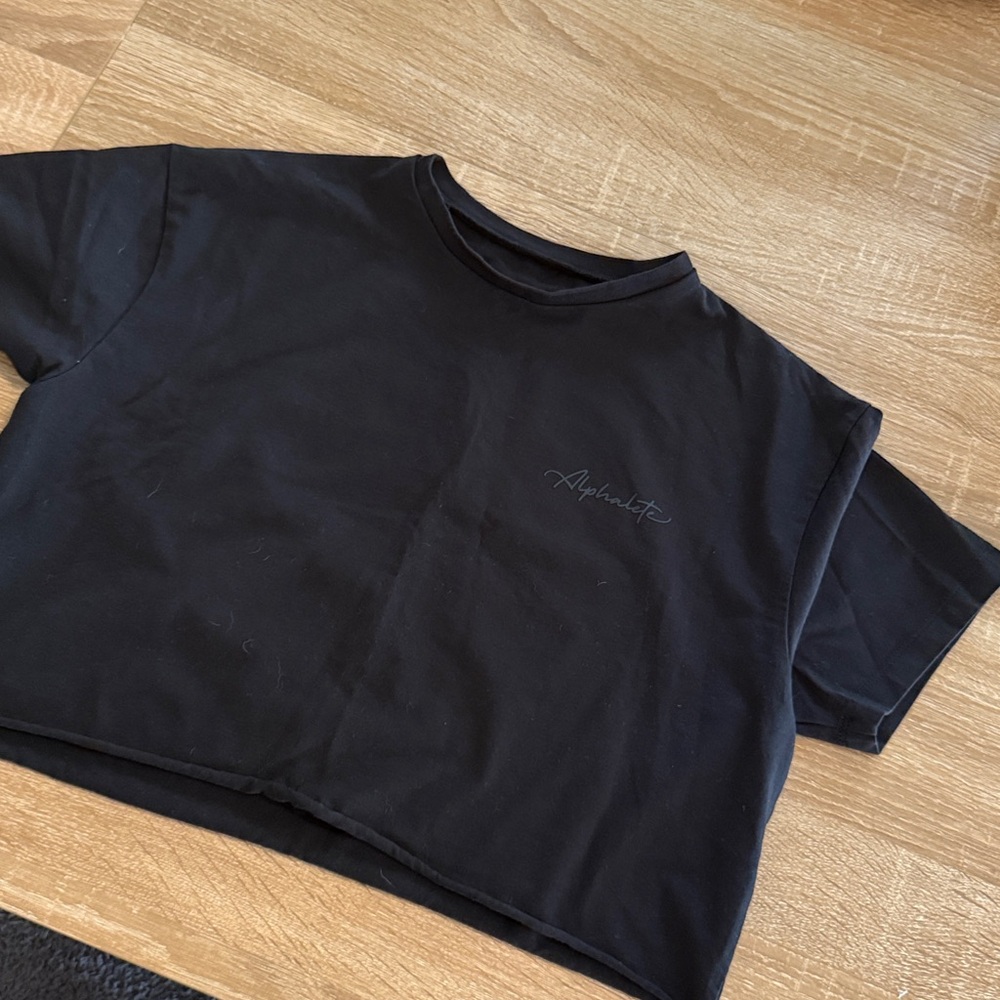 Black Cropped T-Shirt alphatlete